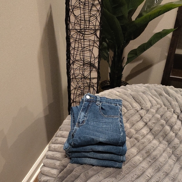 SHEIN Other - SHEIN Blue Jeans Distressed Denim